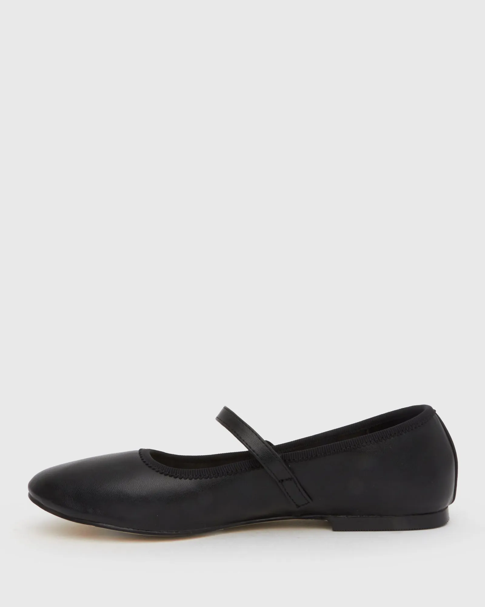 BRI Round Toe Ballet Flats