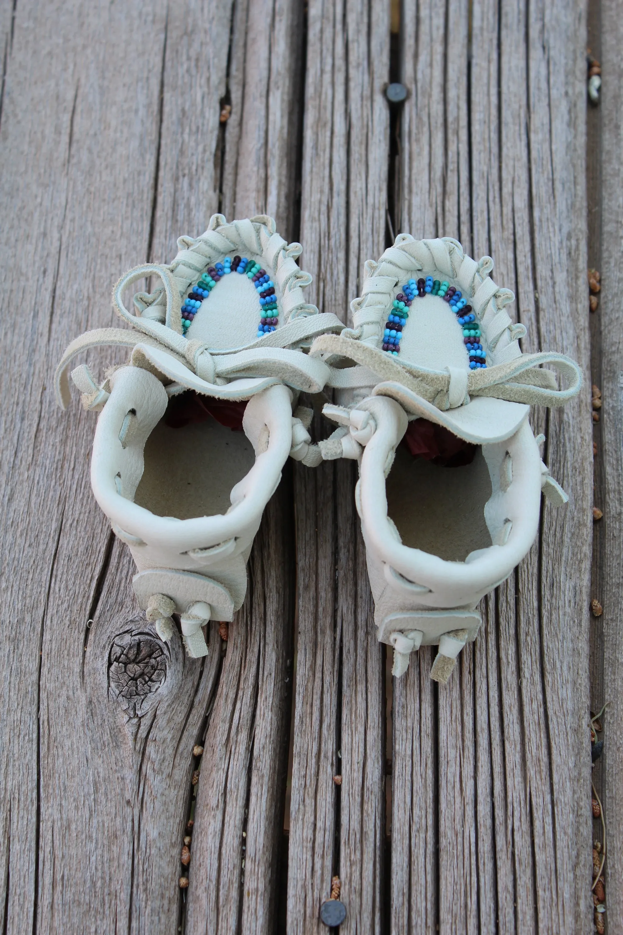 buckskin baby moccasins, beaded baby moccasins