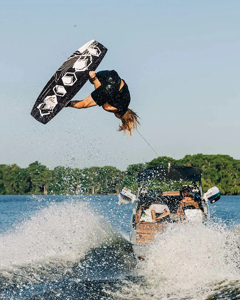 Liquid Force RDX Wakeboard w/ Idol 6X Boots Package