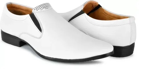 Stylish White Footwear for Men’s Special Occasions